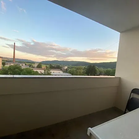 Plne Vybavený 3 Izbový *