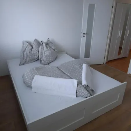 Plne Vybavený 3 Izbový Apartamento Stropkov